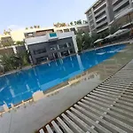 Parkside Boutique 3 Bbr Serviced Apartment - Ocean Blue - Near Airport